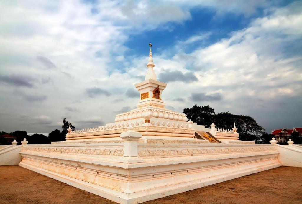 Sky City Hotel Vientiane Exterior foto