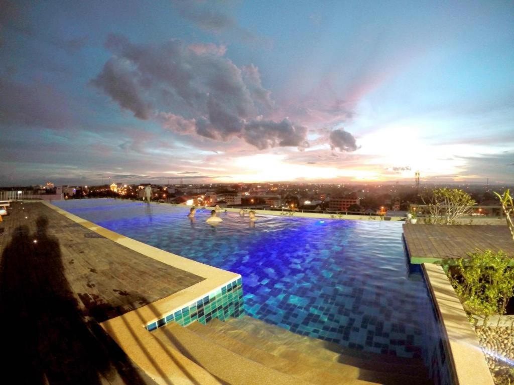 Sky City Hotel Vientiane Exterior foto